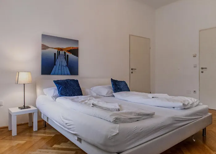2br With King Beds & Wi-fi - Long וינה