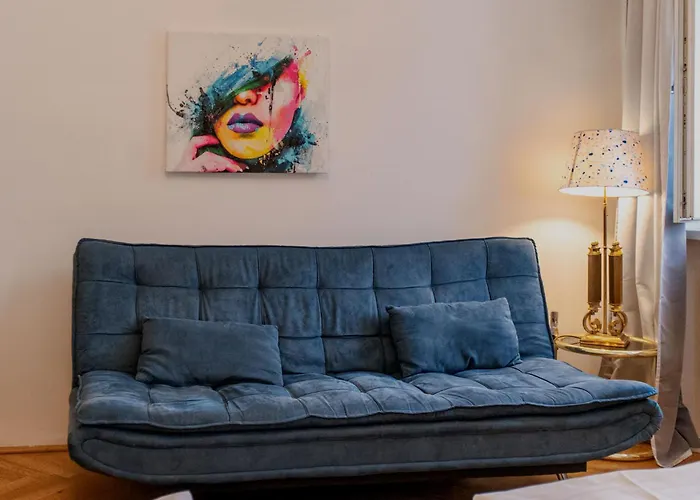 2br With King Beds & Wi-fi - Long * וינה