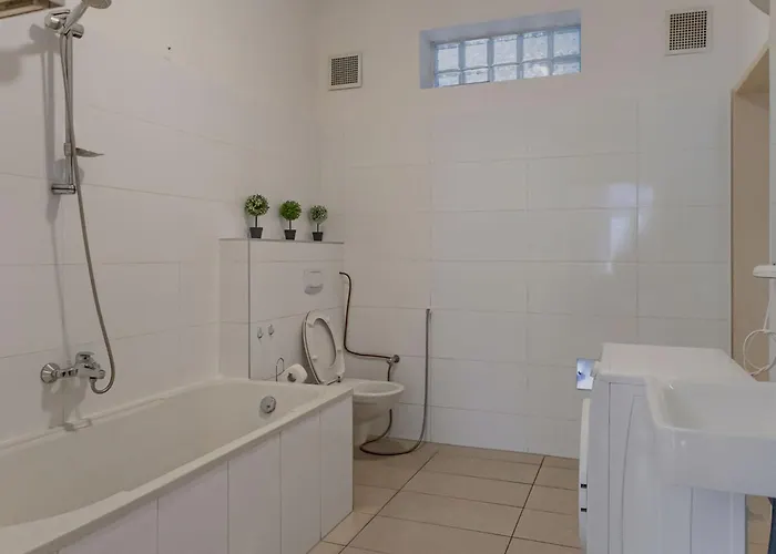 דירה 2br With King Beds & Wi-fi - Long וינה