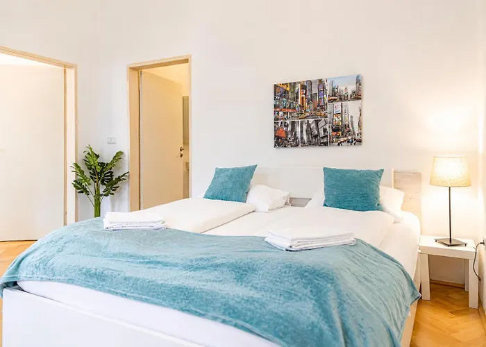 2br With King Beds & Wi-fi - Long