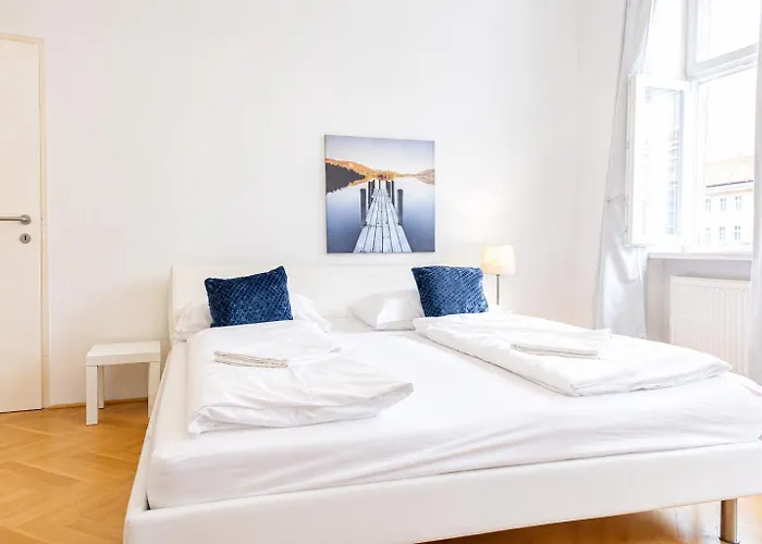 2br With King Beds & Wi-fi - Long * וינה
